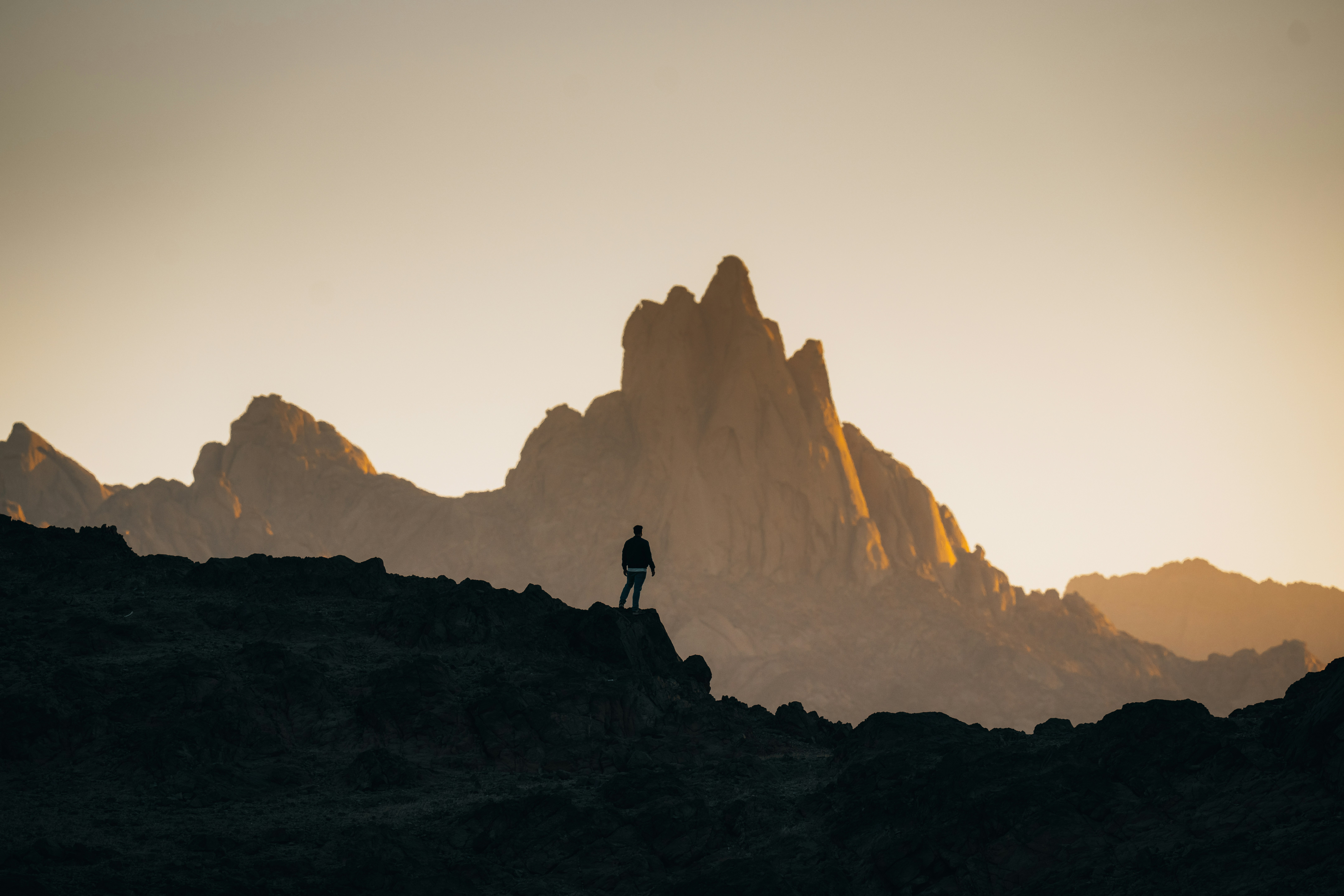 Paysage de montagne au coucher du soleil